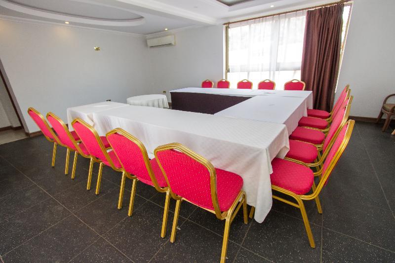 Victoria Comfort Inn Кисуму Экстерьер фото