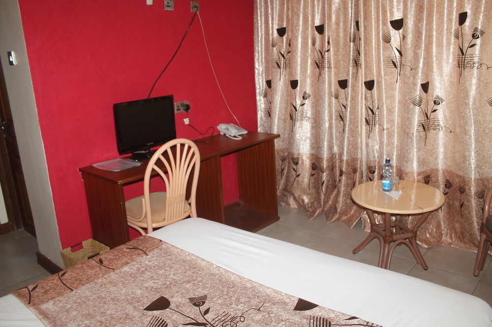 Victoria Comfort Inn Кисуму Экстерьер фото