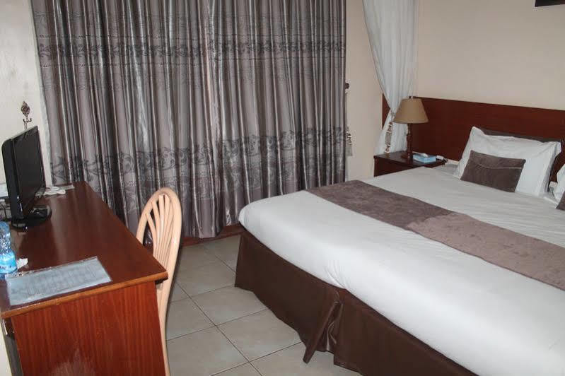 Victoria Comfort Inn Кисуму Экстерьер фото