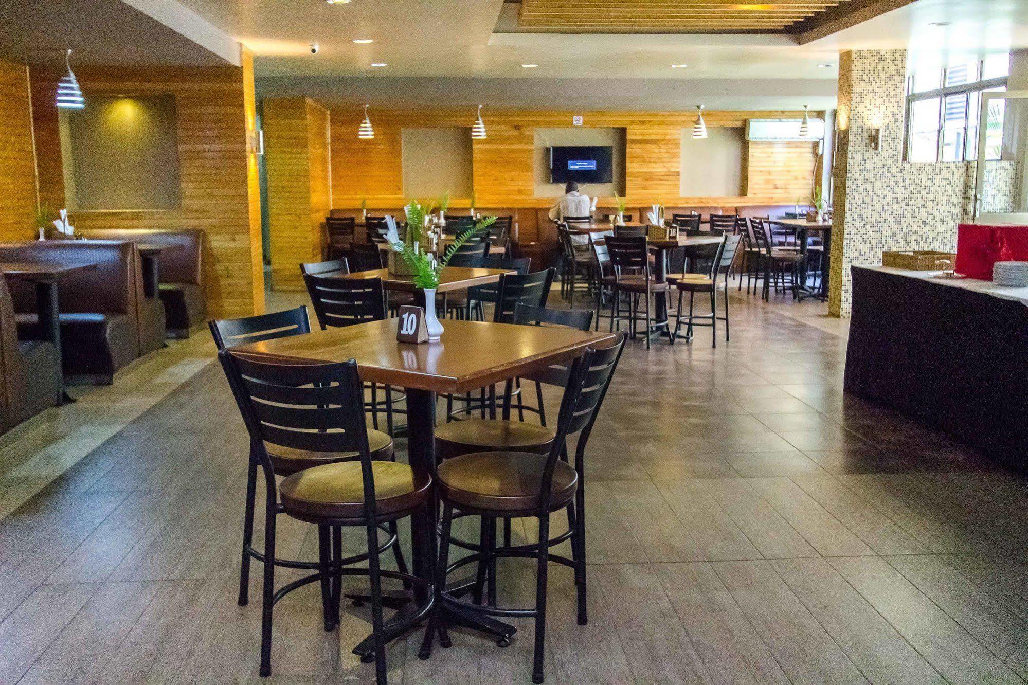 Victoria Comfort Inn Кисуму Экстерьер фото