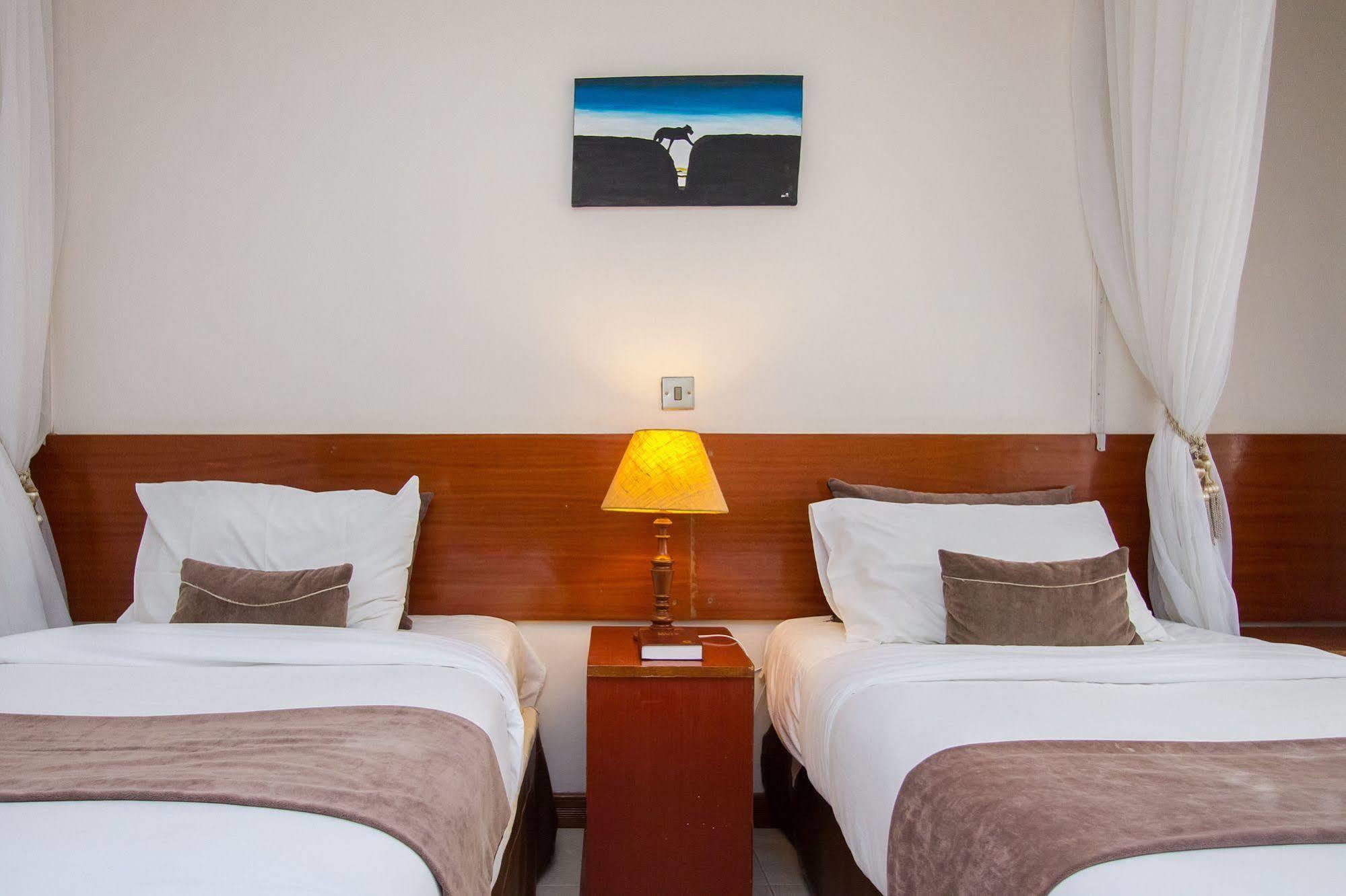 Victoria Comfort Inn Кисуму Экстерьер фото