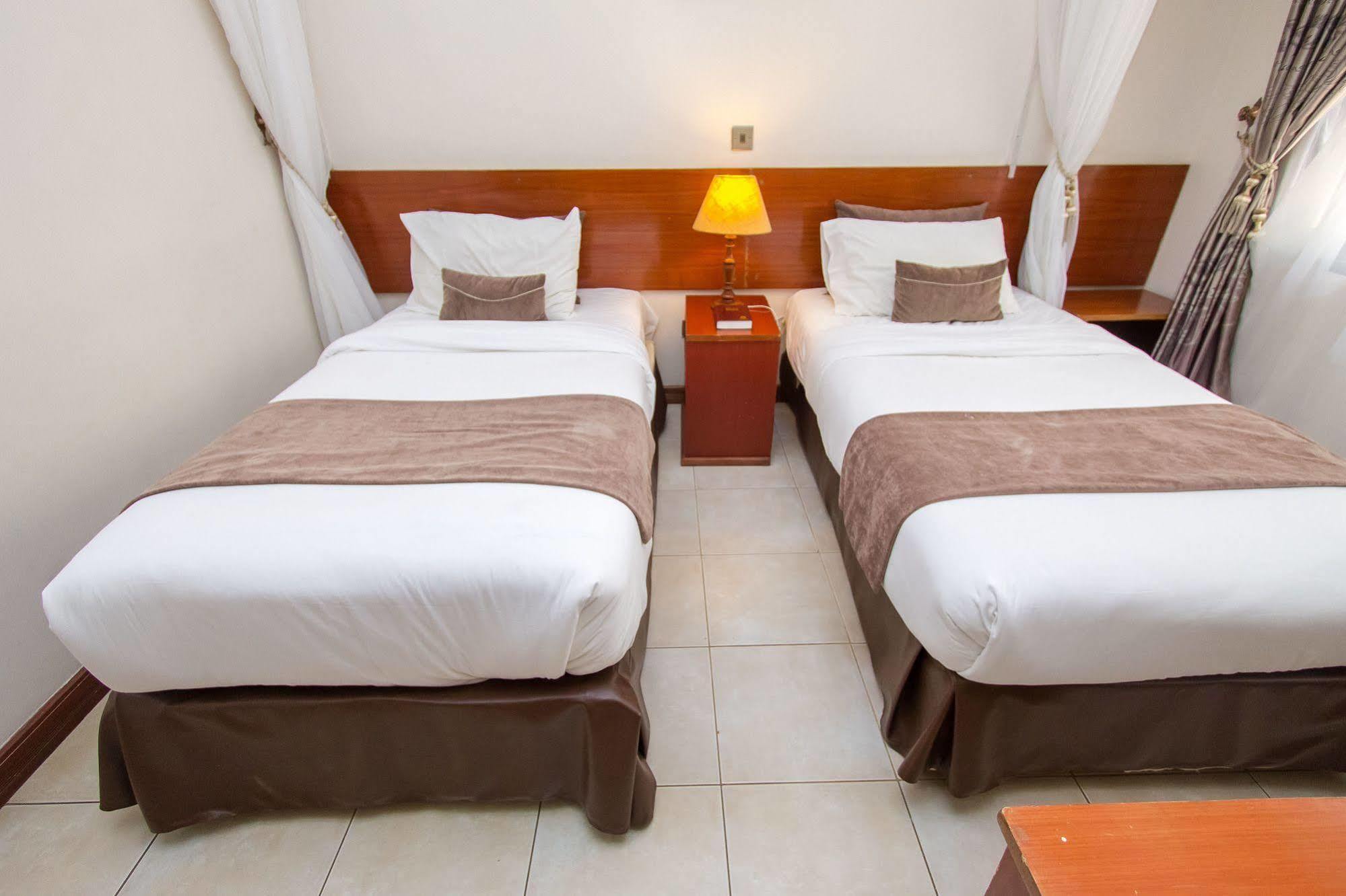 Victoria Comfort Inn Кисуму Экстерьер фото