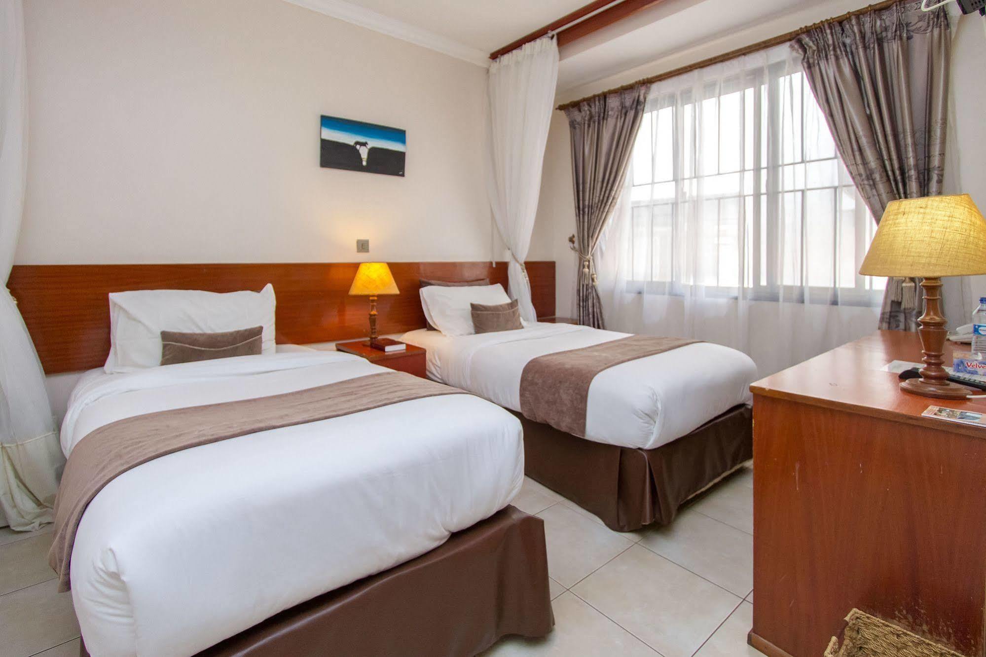 Victoria Comfort Inn Кисуму Экстерьер фото