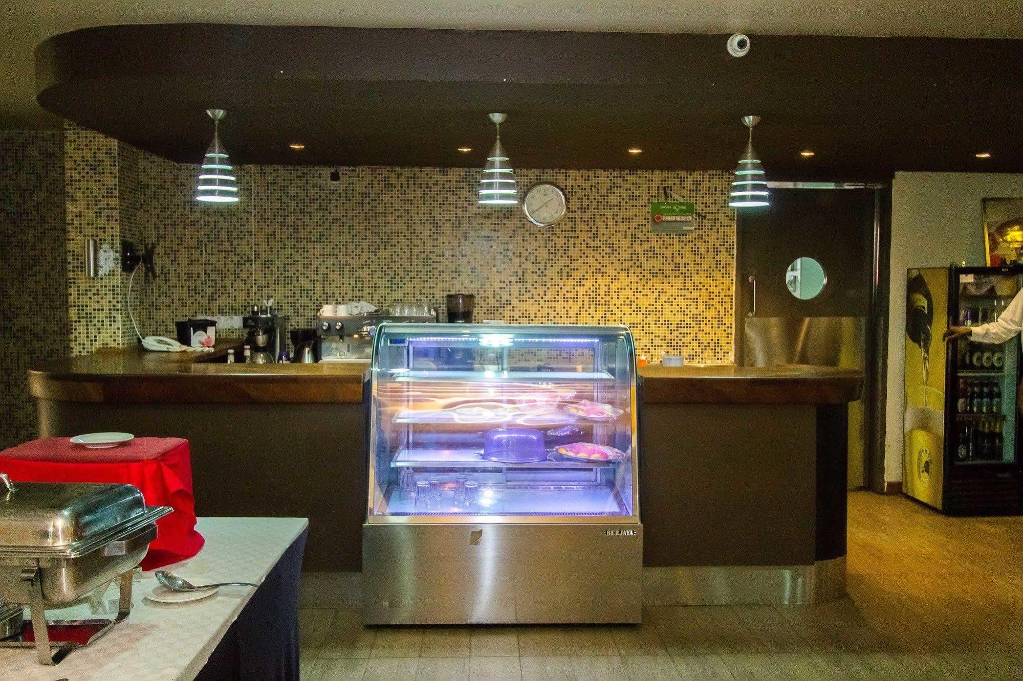Victoria Comfort Inn Кисуму Экстерьер фото